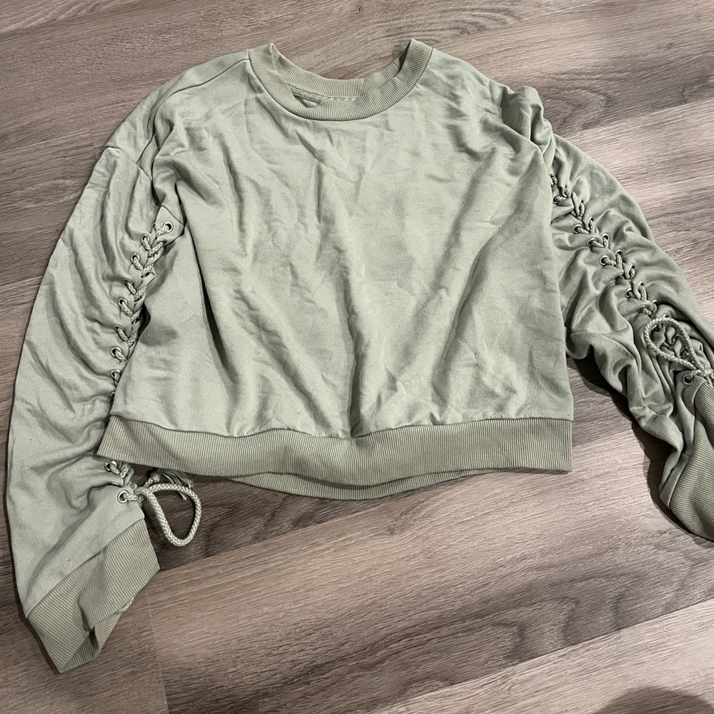 Tops - Picture 1 of 3